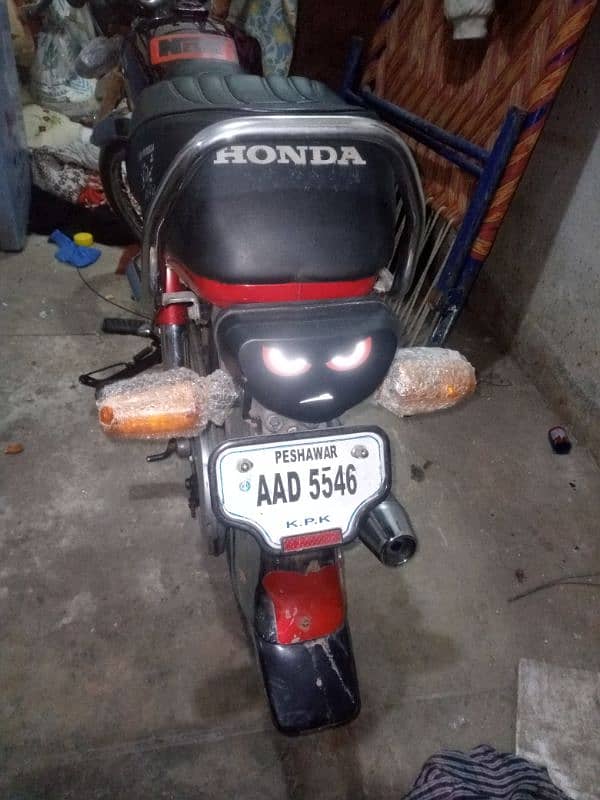 Honda CD70 4