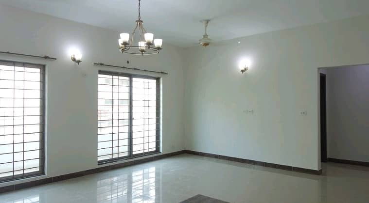 10 Marla Flat In Askari 11 - Sector B Apartments 7