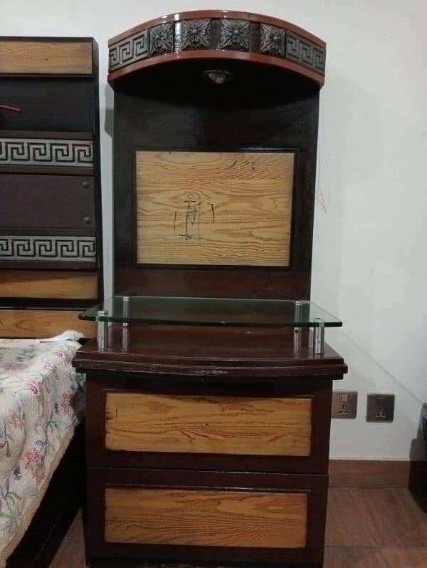 First hand used bed set with side tables and dressing 1