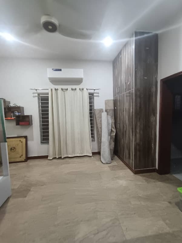 1 Kanal Beautiful Independent Portion For Rent Facing Park Near All Facilities(judicial phase 3) 0