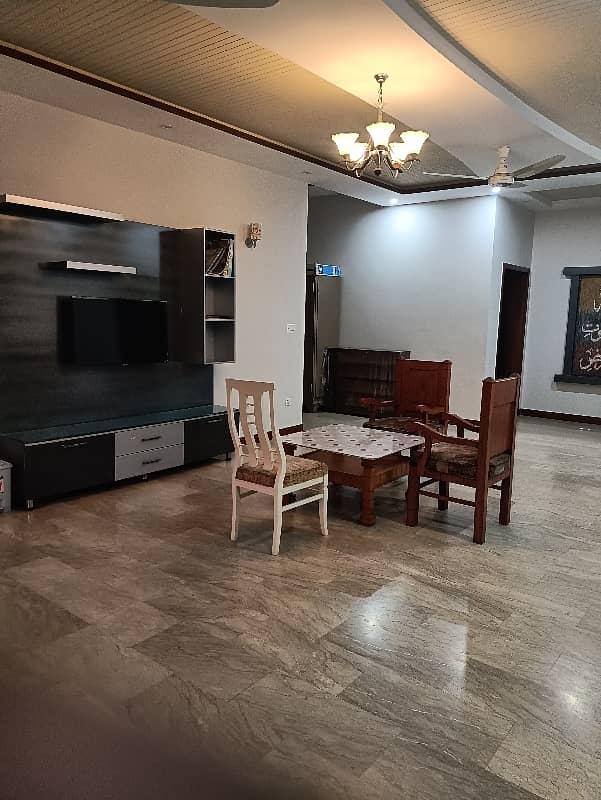 1 Kanal Beautiful Independent Portion For Rent Facing Park Near All Facilities(judicial phase 3) 9