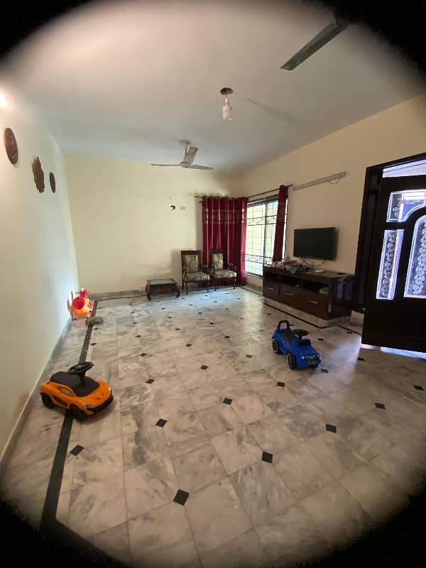 10 Marla Beautiful House For Rent Near All Facilities Near Canal Road 4