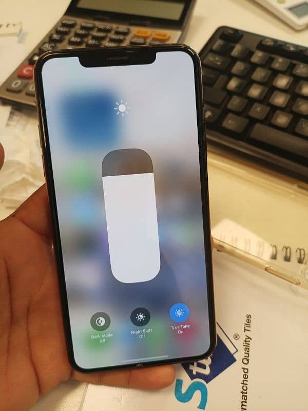 Iphone 11 pro max 4