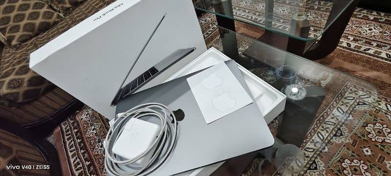 MacBook Pro 2017 13" 0