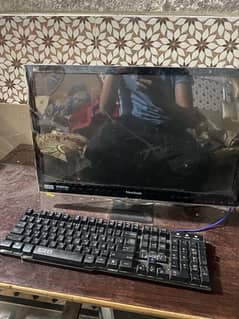 desktop computer with all accerries and GTA 5