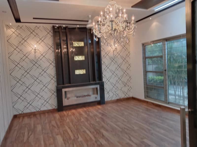 1 Kanal New Luxury Out House Prime Hot For Rent Dha Phase3 0