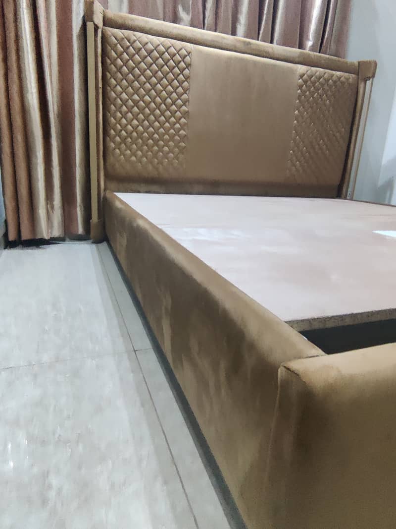 Bed set / Queen size bed / velvet poshish / luxury bed for sale 2