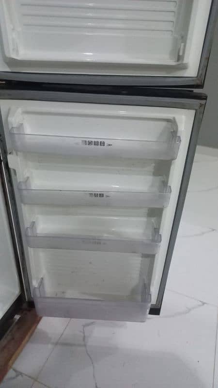 Dawlance fridge in good condition for sale 4