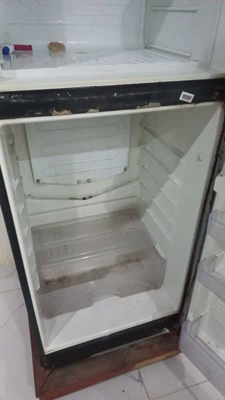 Dawlance fridge in good condition for sale 5