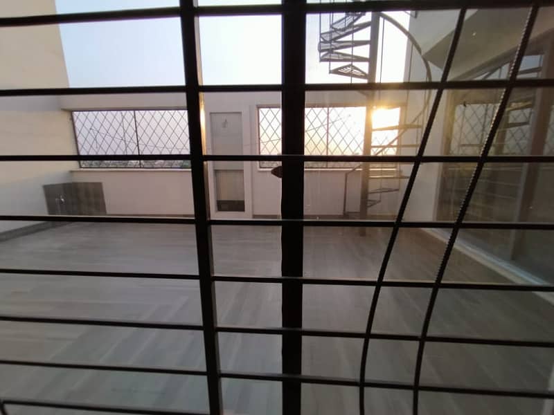 Phase 5 -L-Kanal House Rent In DHA Lahore 2