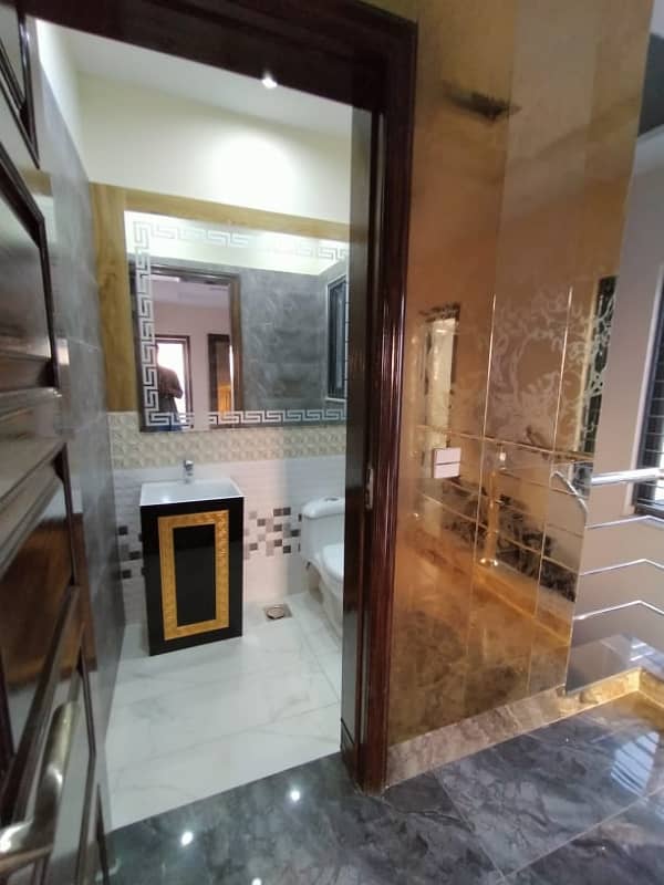 Phase 5 -L-Kanal House Rent In DHA Lahore 6