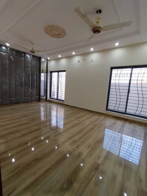 Phase 5 -L-Kanal House Rent In DHA Lahore 10