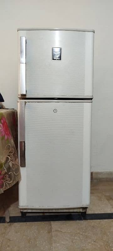 Refrigerator in good and working conditions 0