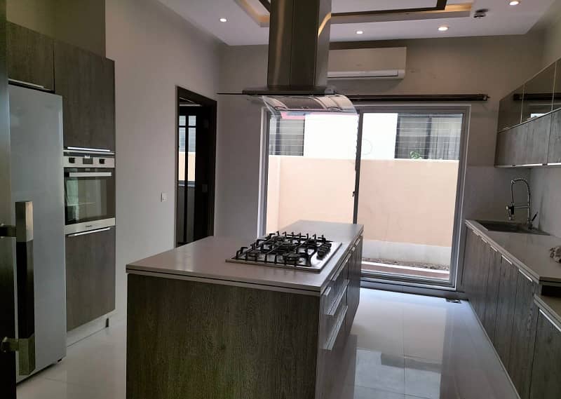 Kanal House Gorgeous Location For Rent In DHA Phase 4-FF 6