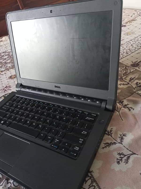 Dell laptop 128 SSD 9