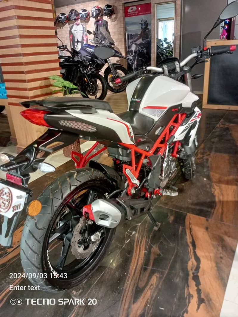 Benelli TNT 150 i 1