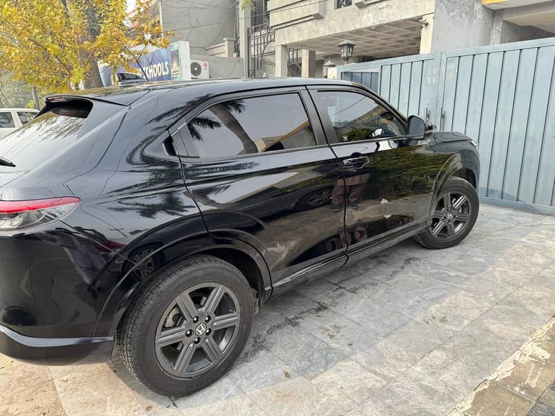 Honda HR-V 2022 Full Optional for Sale 3