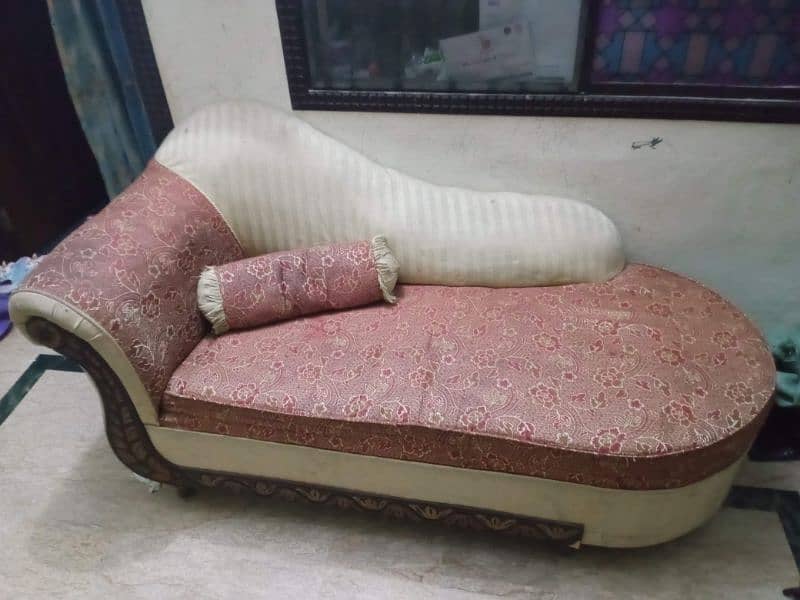 sofa set and dewan 0