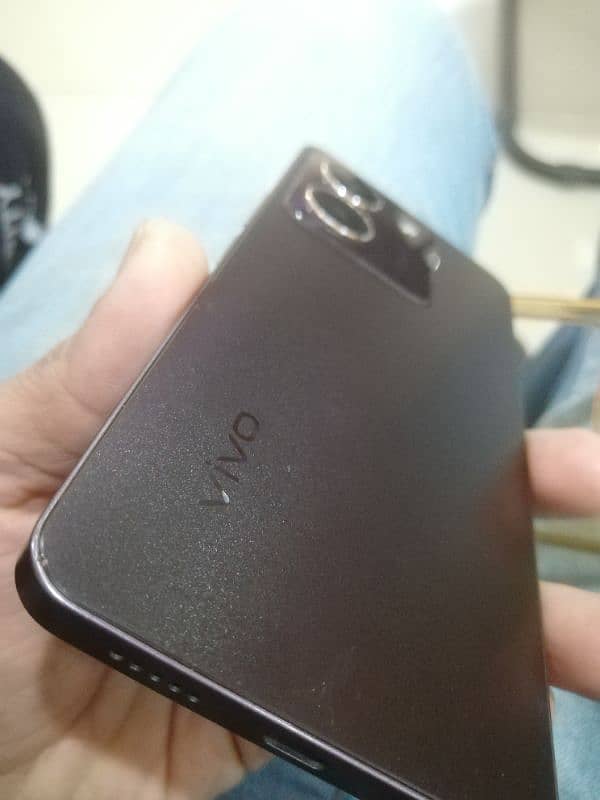 Vivo y27s pta official with complete box 3