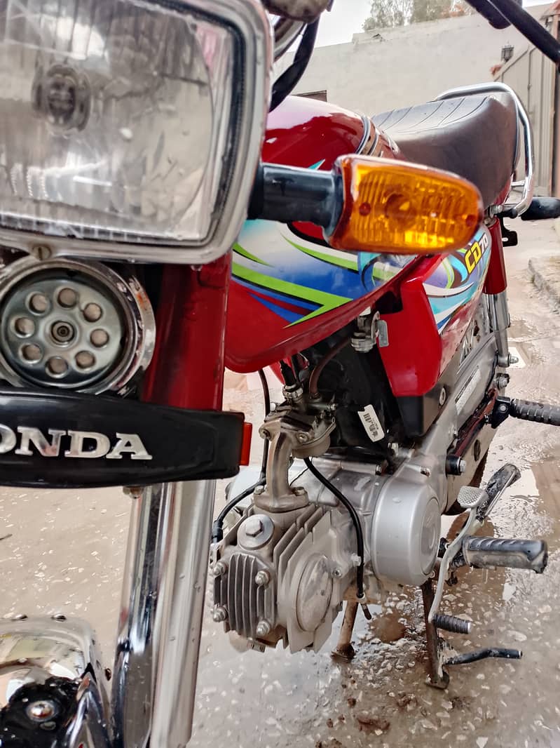 Honda CD 70 2024 1