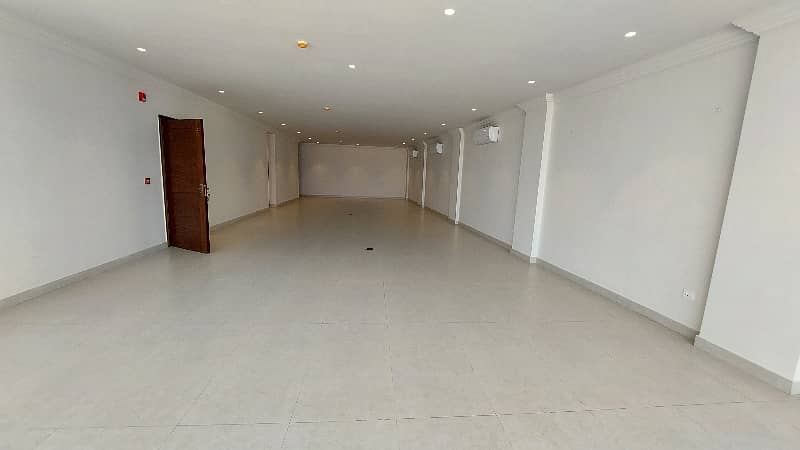 Huge Spacious Office At Prime Location Of DHA, Phase-5 For Rent 3