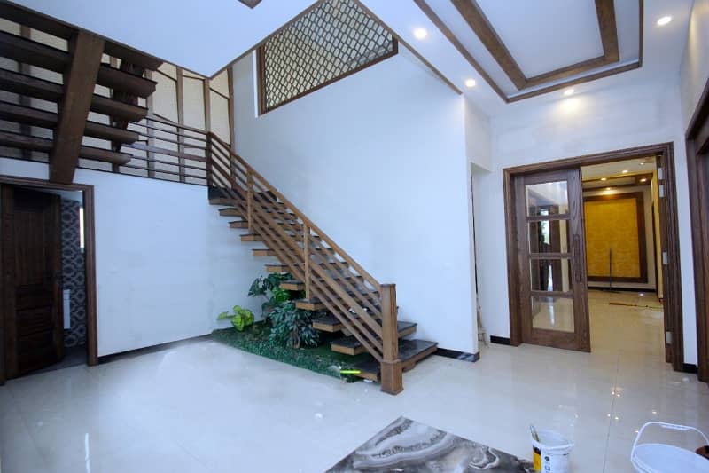 Lovely Designer'S House 1-Kanal Lower Portion In Phase-4 For Rent 2