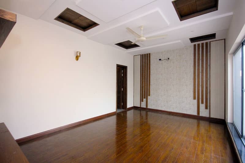 Lovely Designer'S House 1-Kanal Lower Portion In Phase-4 For Rent 6