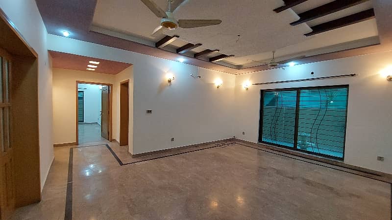 Huge Bungalow, Beautifully Designed By Architect For Rent In Phase-5 7