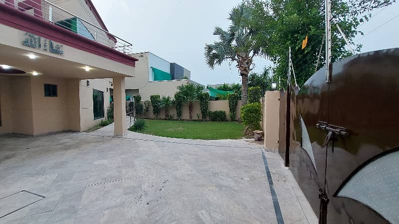 Huge Bungalow, Beautifully Designed By Architect For Rent In Phase-5 26