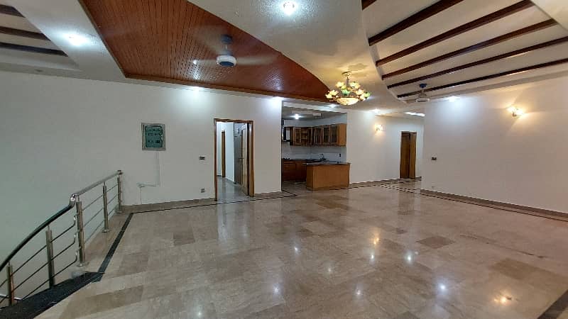 Huge Bungalow, Beautifully Designed By Architect For Rent In Phase-5 33