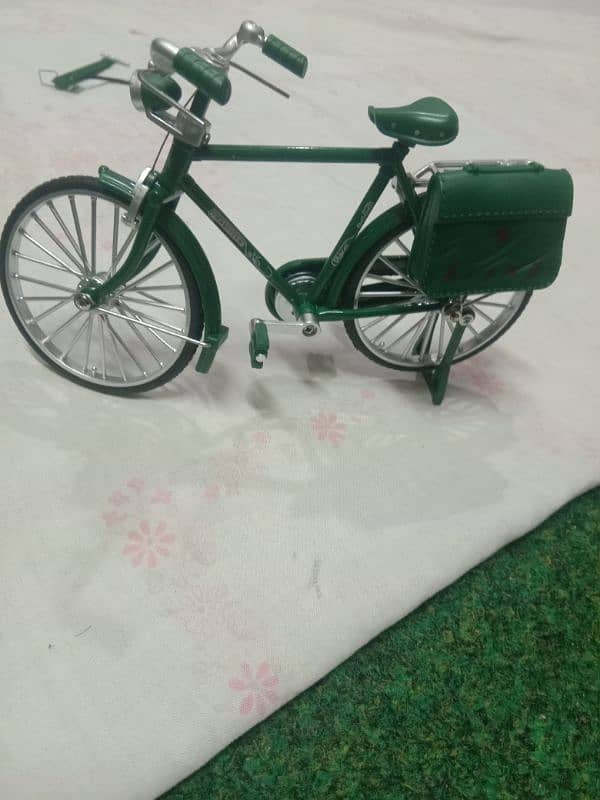 Retro bicycle display piece for home decoration collectible 1