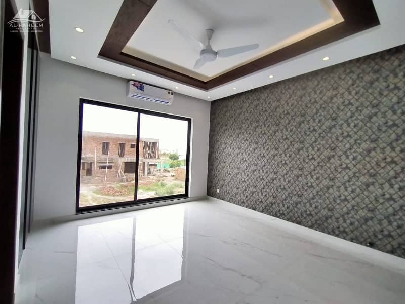 One Kanal Designer Bungalow, Beautifully designed by architect for rent in Phase-4 5