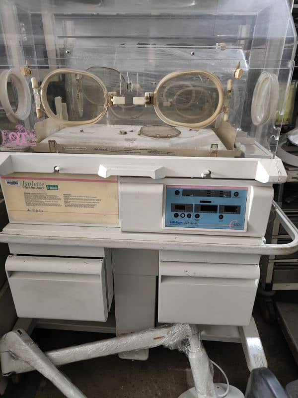 baby incubator imported made in USA medicle equipment 1