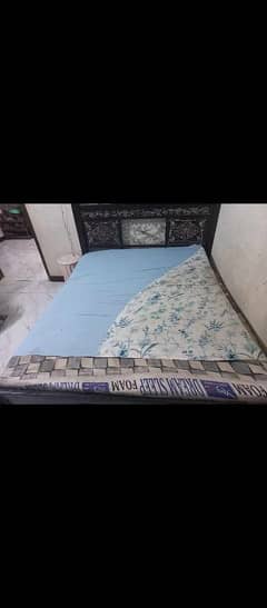 4/6 iron bed with metress urgent sale almost new