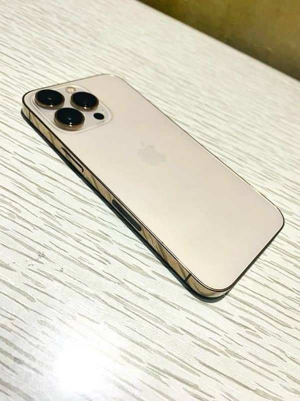 iPhone 13pro gold 8