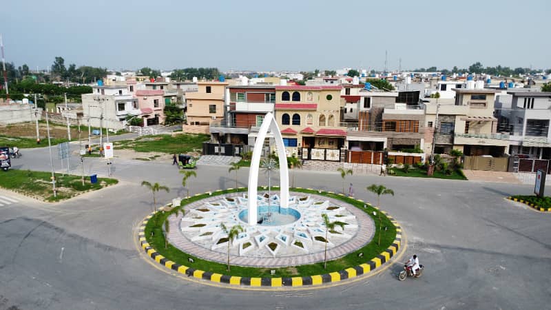 Prime 8 Marla Commercial Plot on Main Boulevard A1 Block, Central Park Housing Scheme, Lahore 4