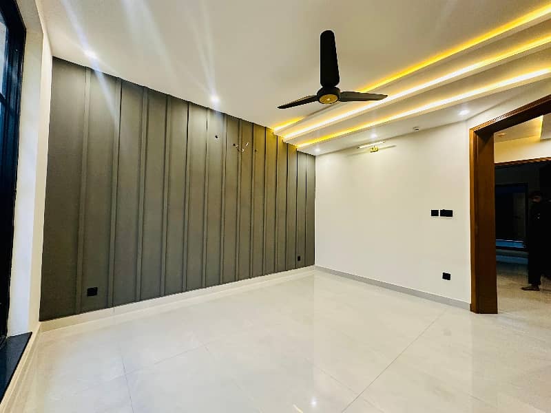 5 MARLA MODERN DESIGN HOUSE AVAILABLE FOR RENT IN DHA 11