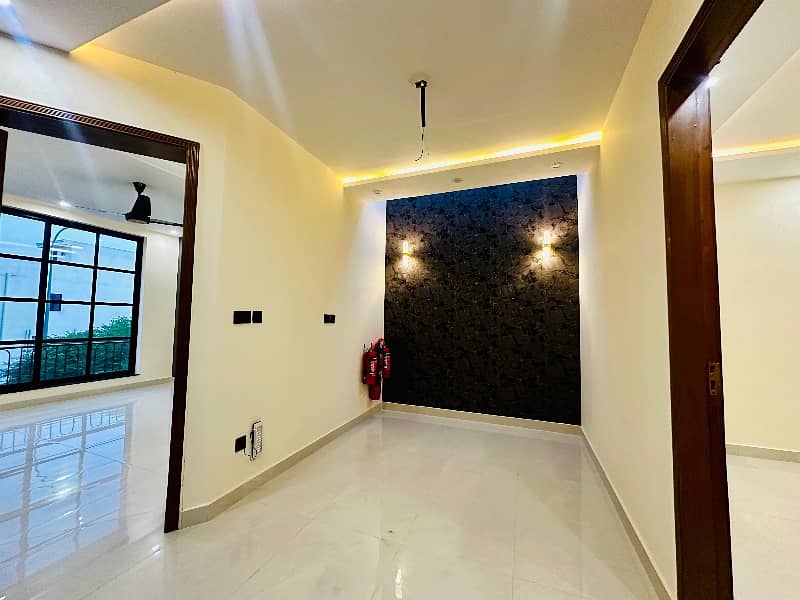 5 MARLA MODERN DESIGN HOUSE AVAILABLE FOR RENT IN DHA 15