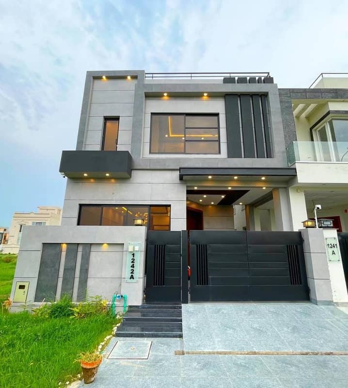 5 MARLA MODERN DESIGN HOUSE AVAILABLE FOR RENT IN DHA 1