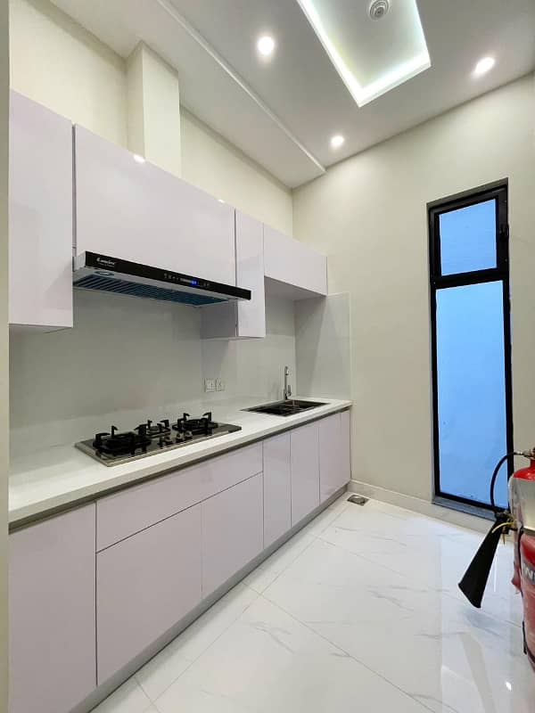 5 MARLA MODERN DESIGN HOUSE AVAILABLE FOR RENT IN DHA 23