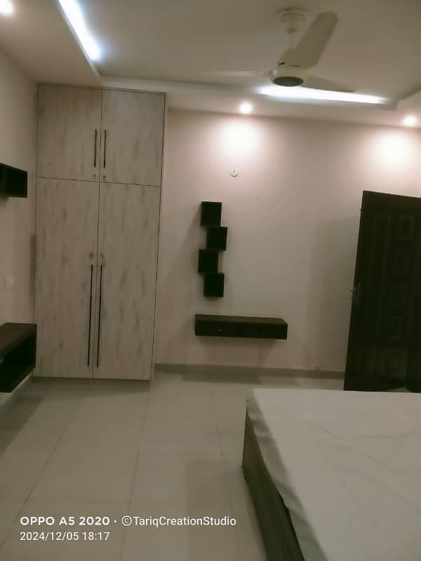 1 Kanal Fully Furnished House For Rent In DHA Phase 4 (Hot Location Nearby Gold Crest Mall) 9