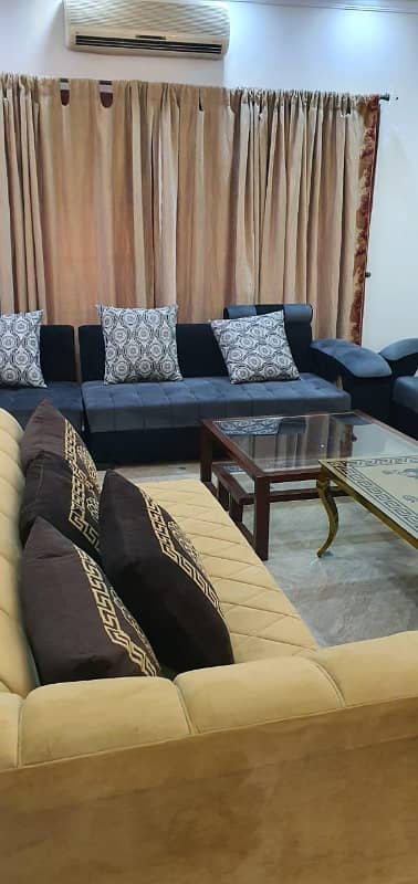 1 Kanal Fully Furnished House For Rent In DHA Phase 4 (Hot Location Nearby Gold Crest Mall) 11