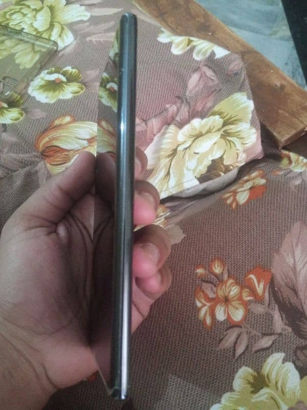 note 10 plus in good condition 2