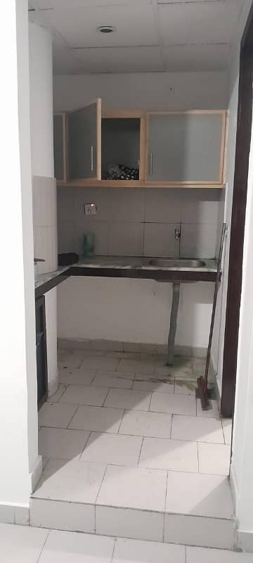 OFFICE FOR RENT IN GULBERG 6