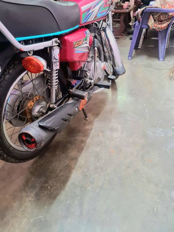 Honda 125 22/23 model 4