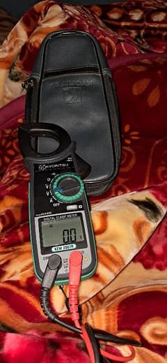 digital clamp meter