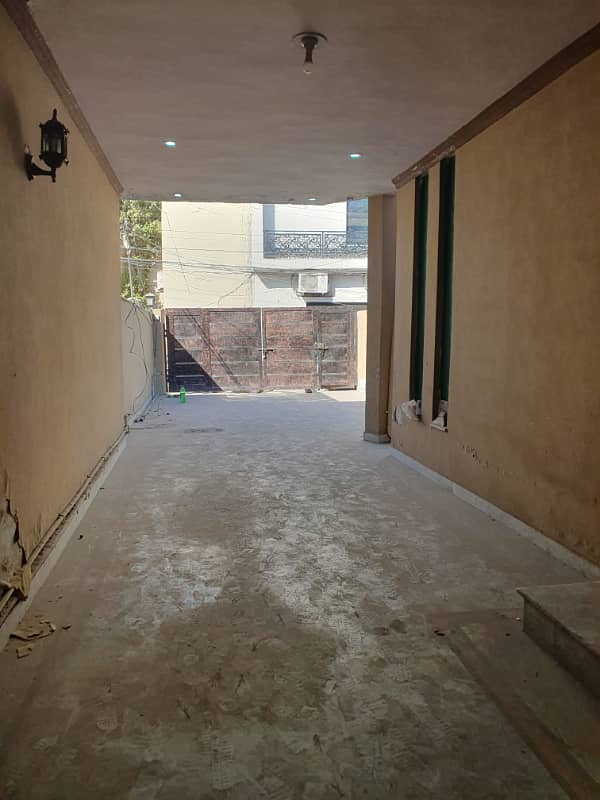 10 Marla House For Rent at DHA Main Bullevard Lahore 15