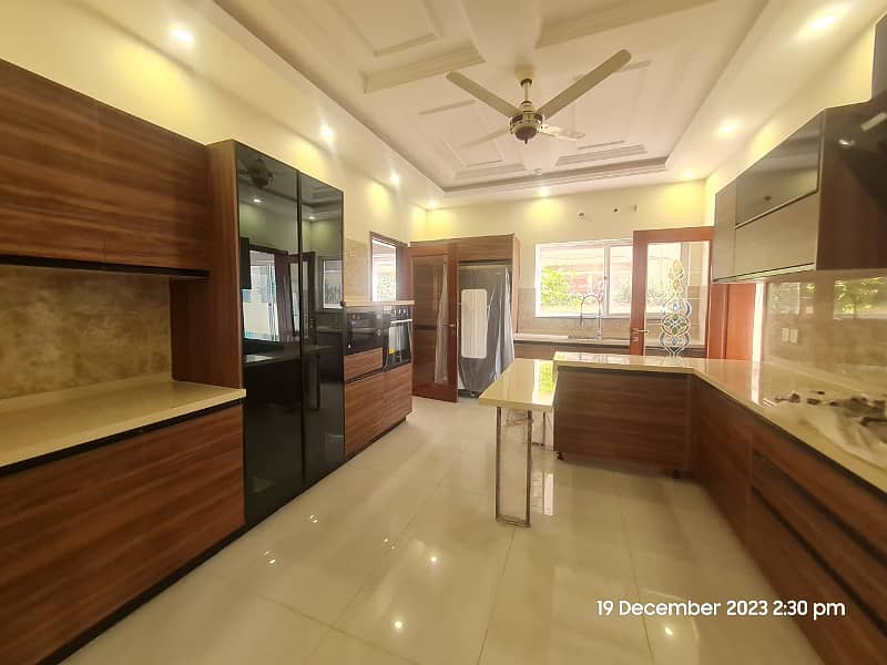 1 Kanal Full House For Rent In DHA Ph 6 15