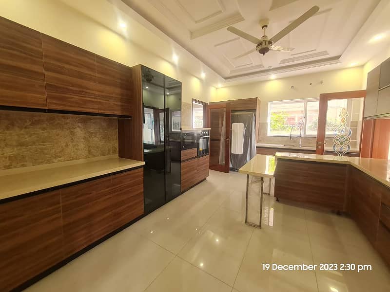 1 Kanal Full House For Rent In DHA Ph 6 18