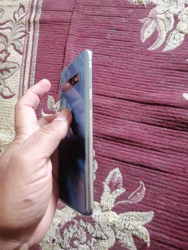 Galaxy S10 dual sim 8/128.1 dot brightness highpe blink karta hy 1